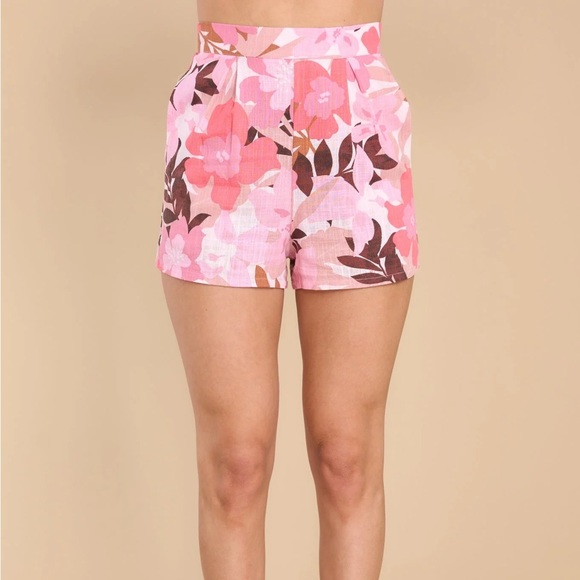 MINKPINK CALI SHORTS FLORAL NWT Medium - Picture 5 of 9